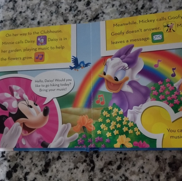 Children's story book (Mickey mouse clubhouse) - Picture 3 of 3